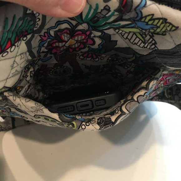 Vera Bradley | Gray Crossbody With Multi Color Star Wars & Floral Print - Picture 13 of 15